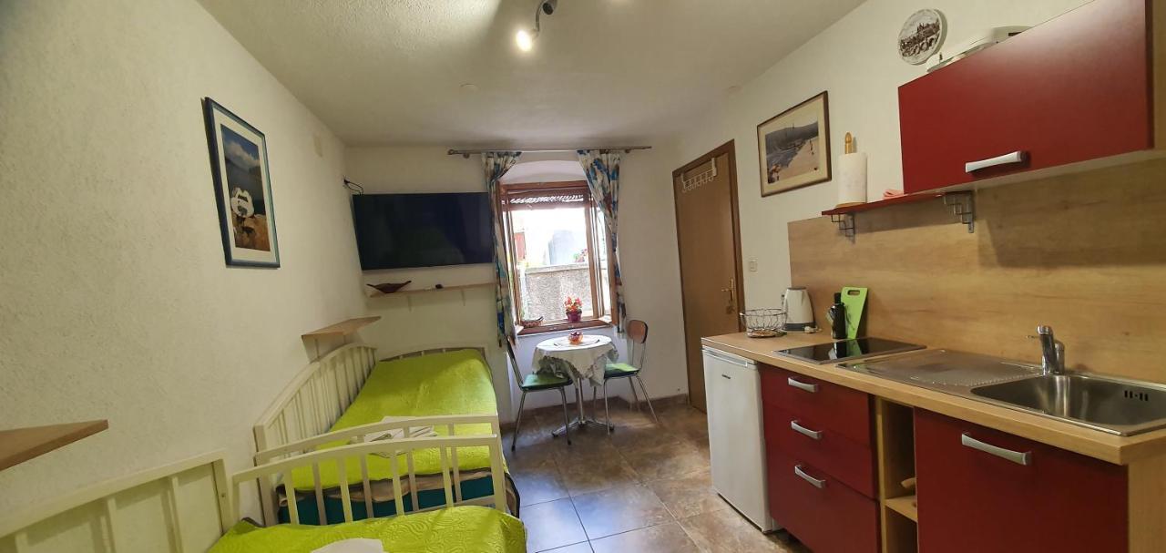Franceska Apartmani Cres Exterior photo